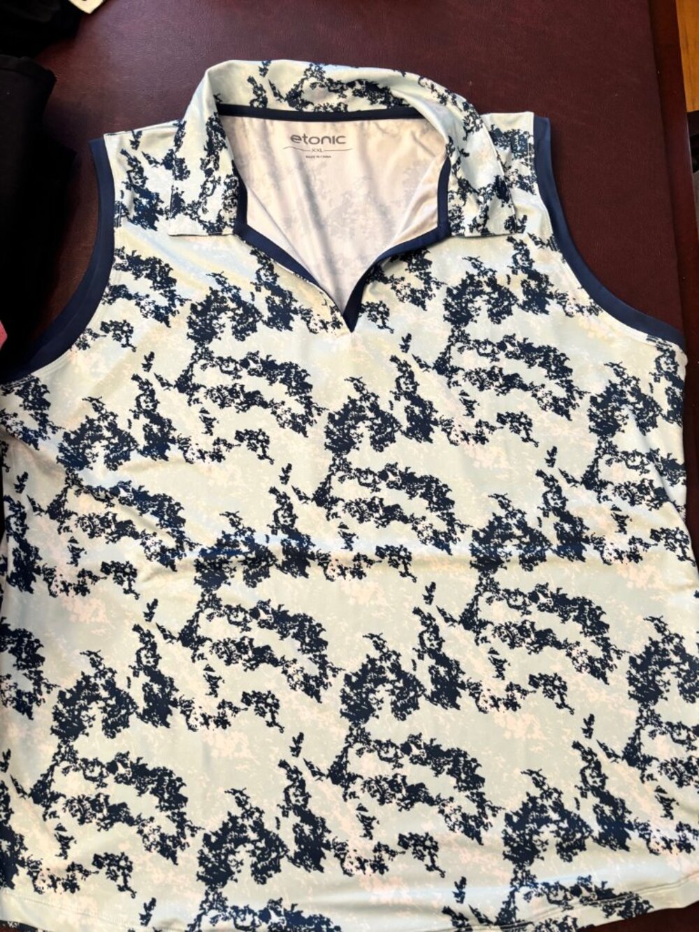 3 XXL Ladies sleeveless blouses - Picture 3 of 5